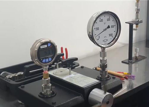 test gauge and caiibration device